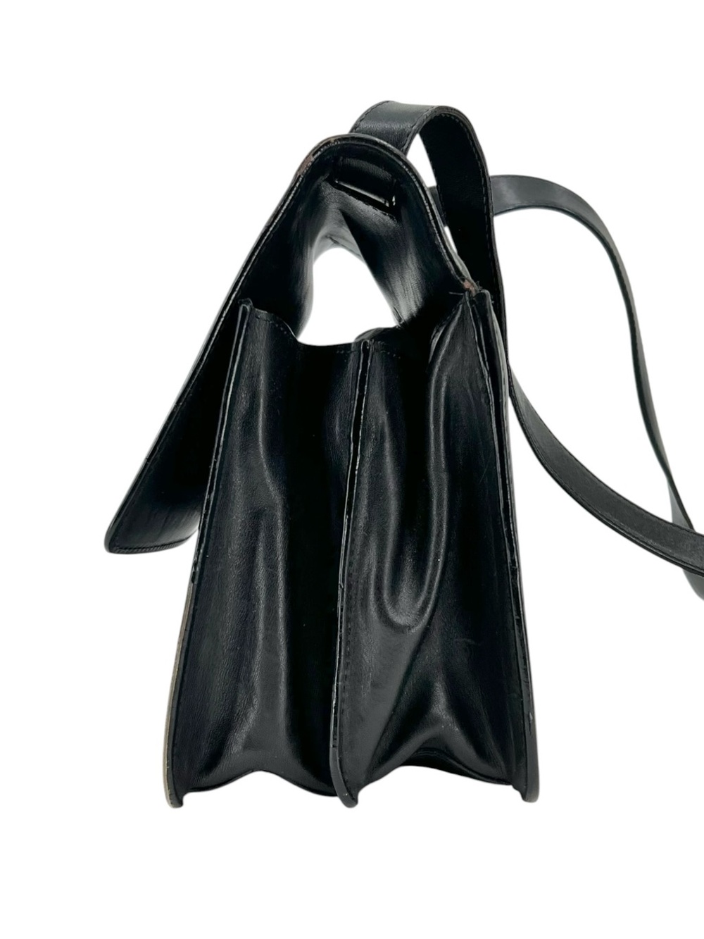 Authenticated Chloe Black Leather Box Crossbody Bag with Authenticity Card - Picture 4 of 16
